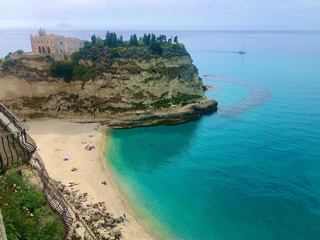 The Queen Tropea Exterior photo